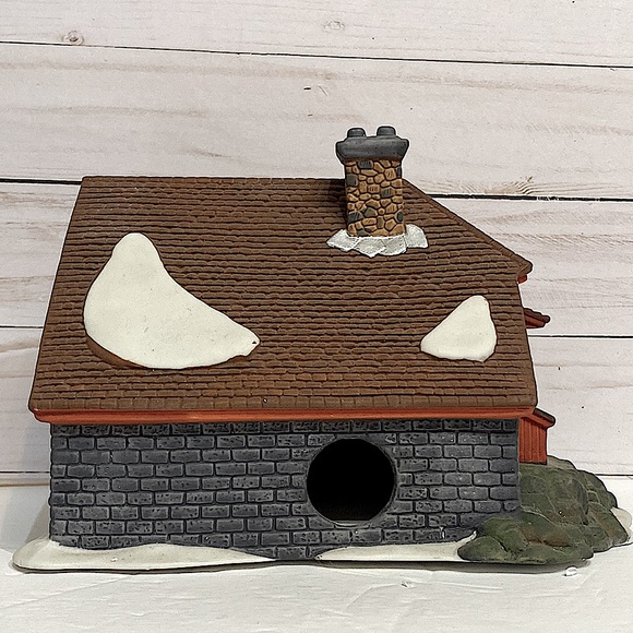 DEPARTMENT 56 - Bluebird Seed And Bulb - Heritage Village - New England Village - Picture 3 of 8